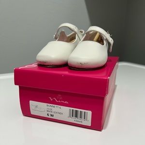 White Nina Bonnett Leather size 6 WIDE